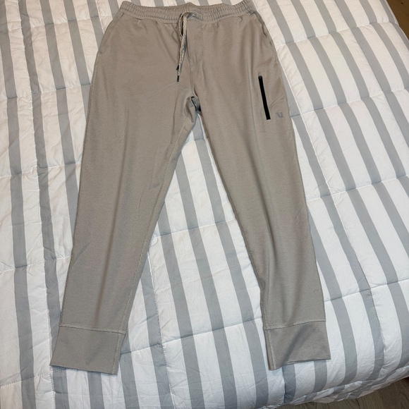 Vuori Mens Sunday Performance Jogger L NWOT - Picture 2 of 4